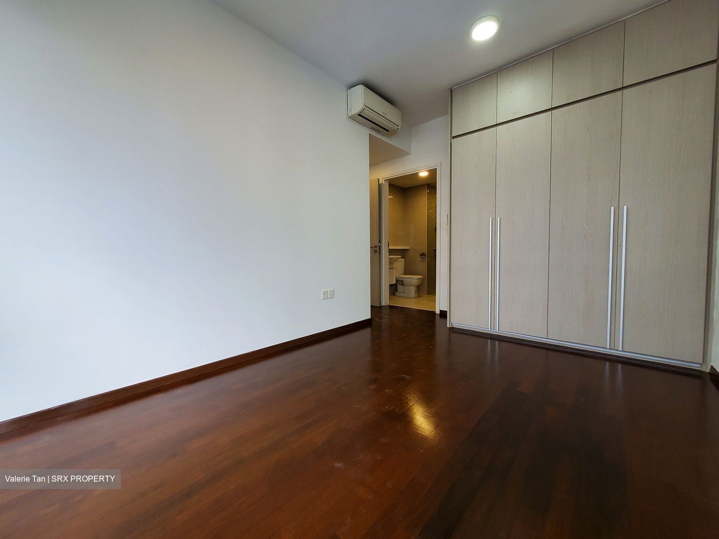 Sea Esta (D18), Condominium #356843041